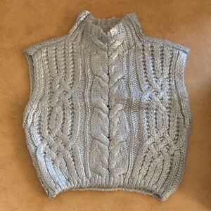 HYFVE Cable Knit Sleeveless Turtleneck Vest in Light Gray